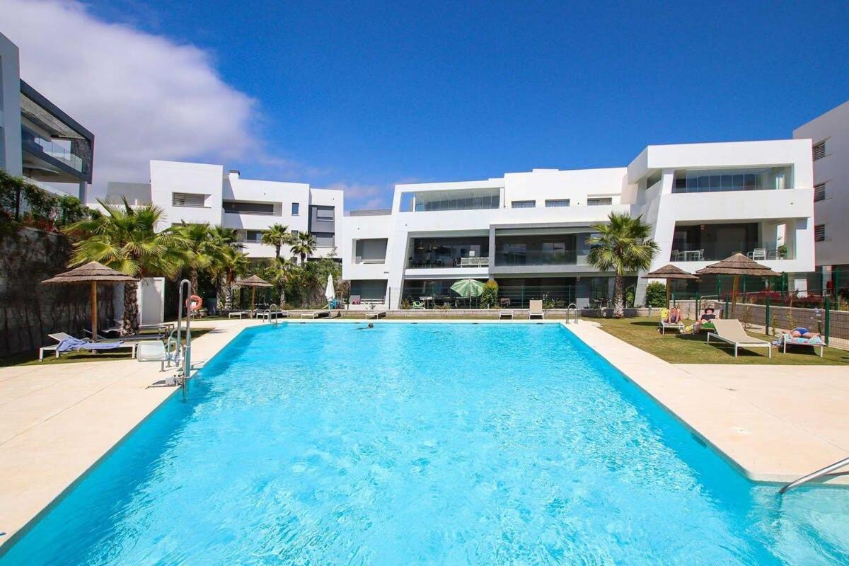 Vanian Gardens - 3br With Garden Appartement *